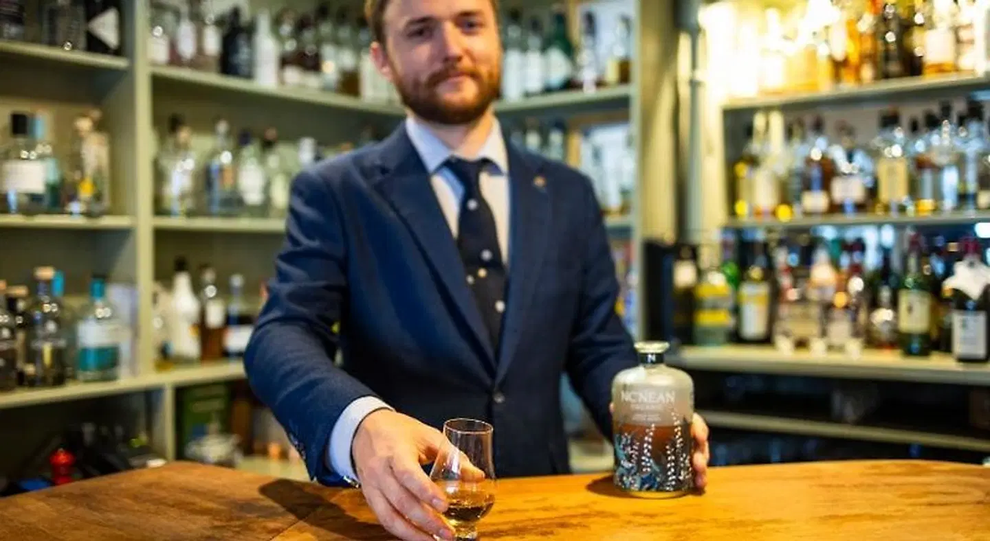 The Pierhouse Hotel & Restaurant PEOPLE