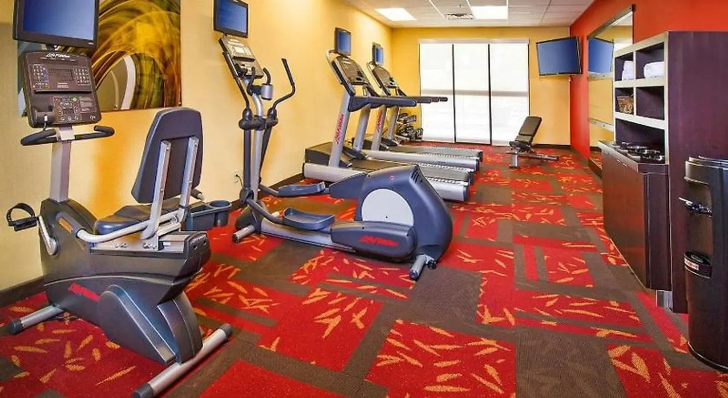 Courtyard by Marriott Charleston Airport Coliseum SPORTS_AND_LEISURE