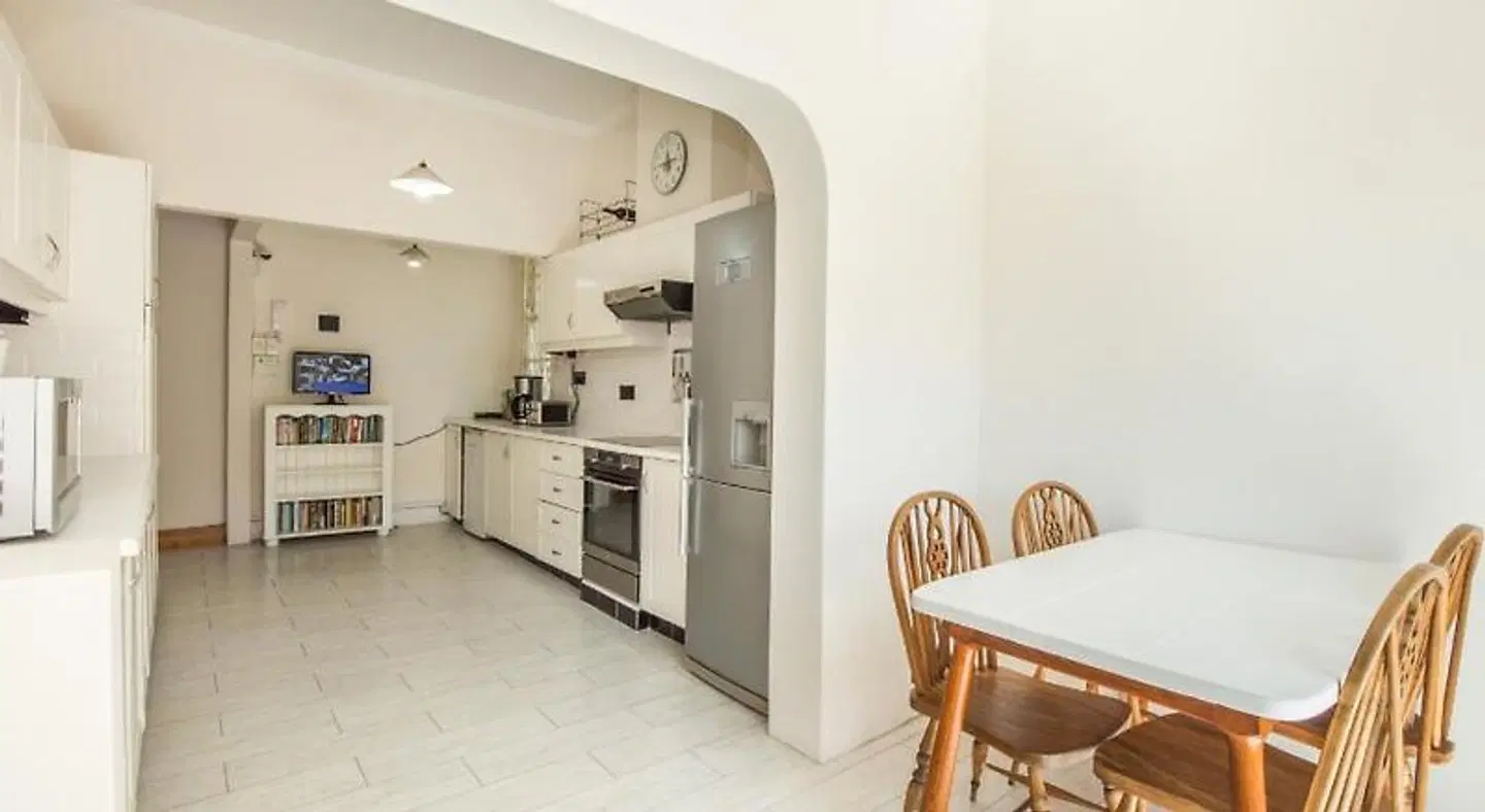 Coweys Corner ROOM_EXAMPLE