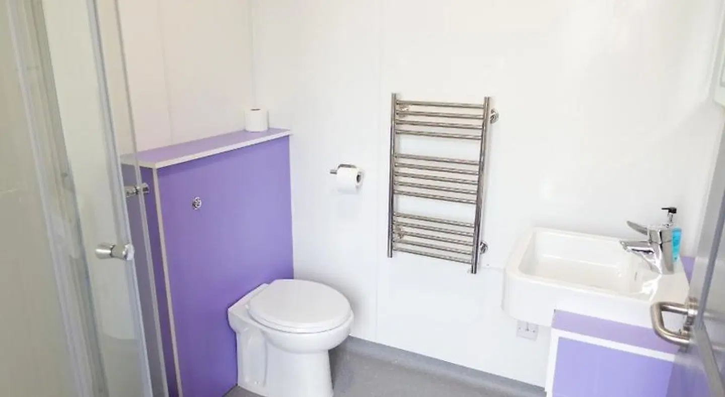 Cwtsh Hostel Badezimmer