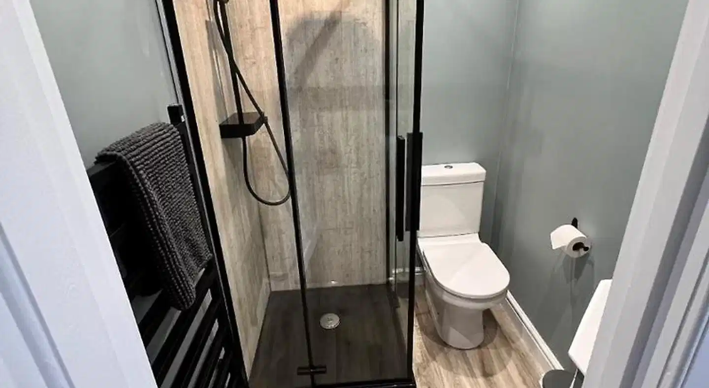 Rossal House Apartments Badezimmer