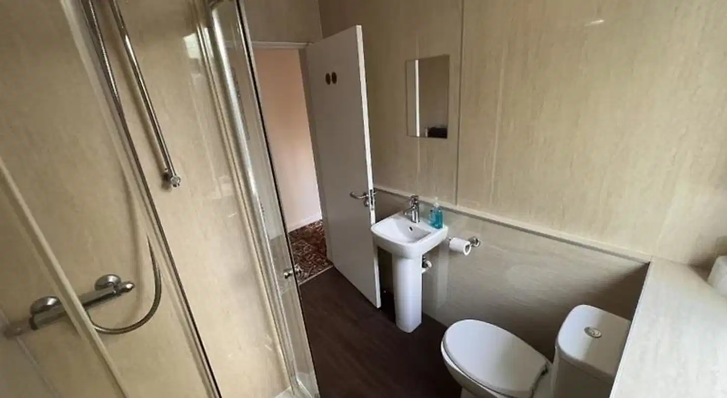 Rossal House Apartments Badezimmer