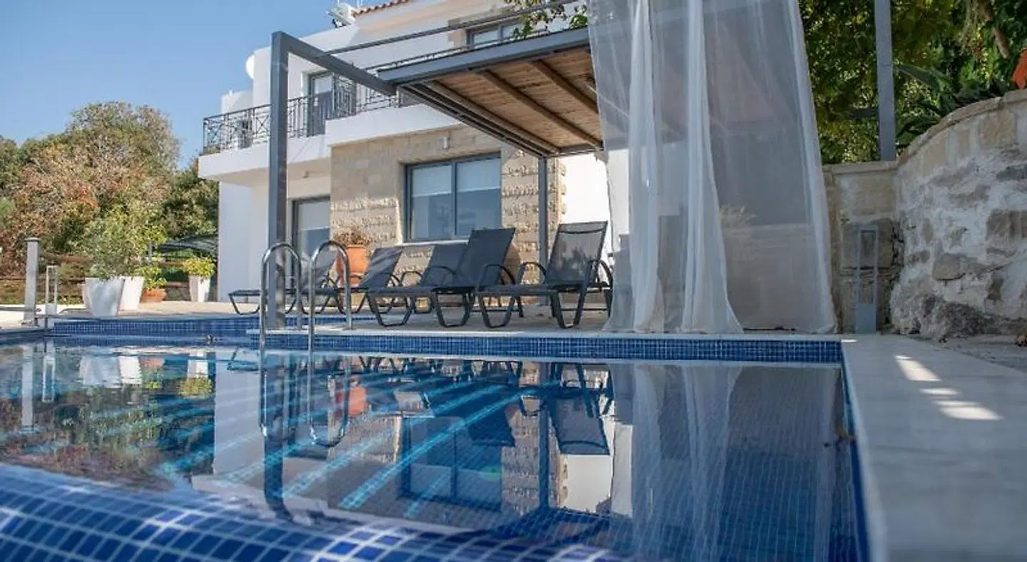 Julipapas Gardens OUTDOOR_POOL