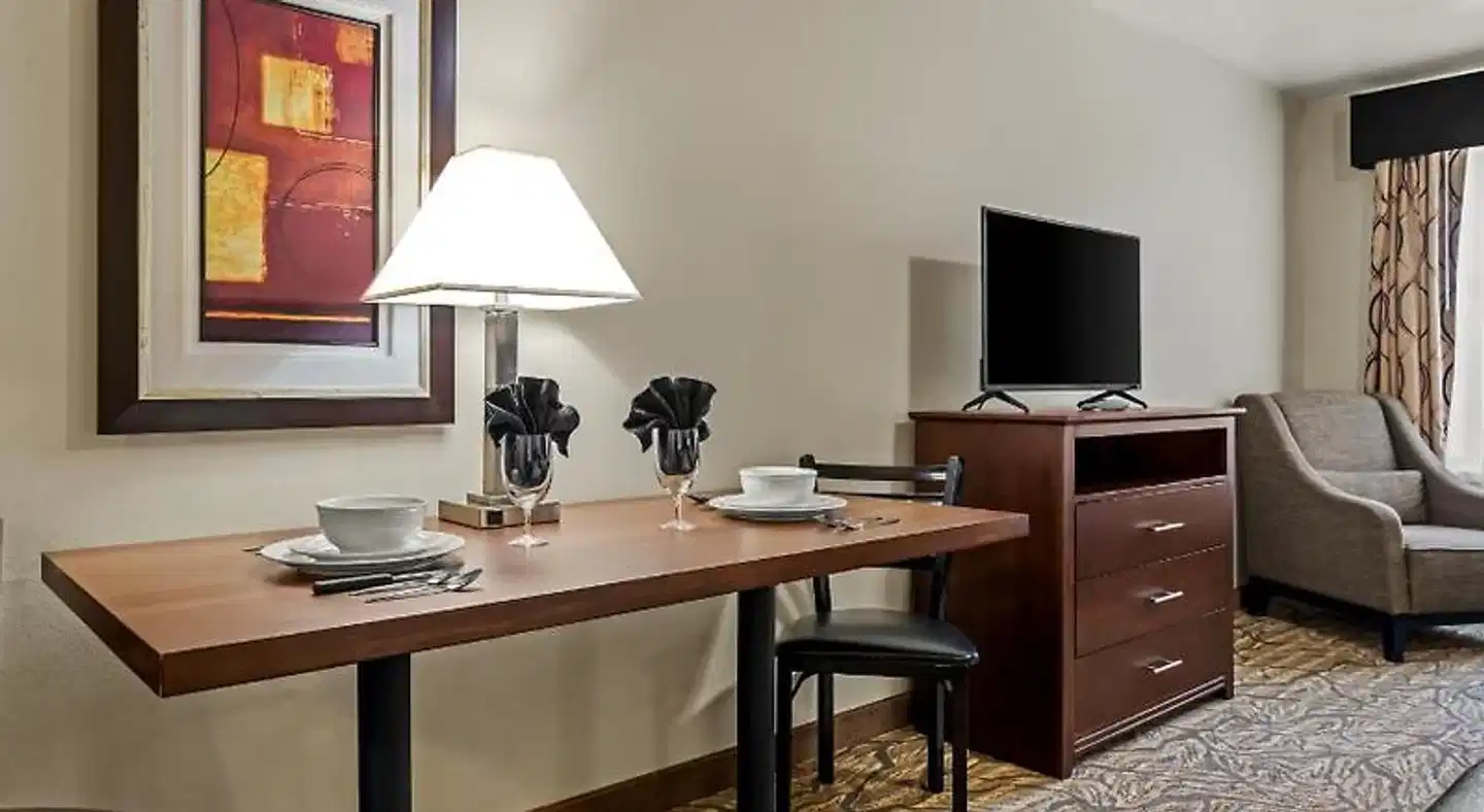 Ledgestone Hotel Billings Wohnbeispiel