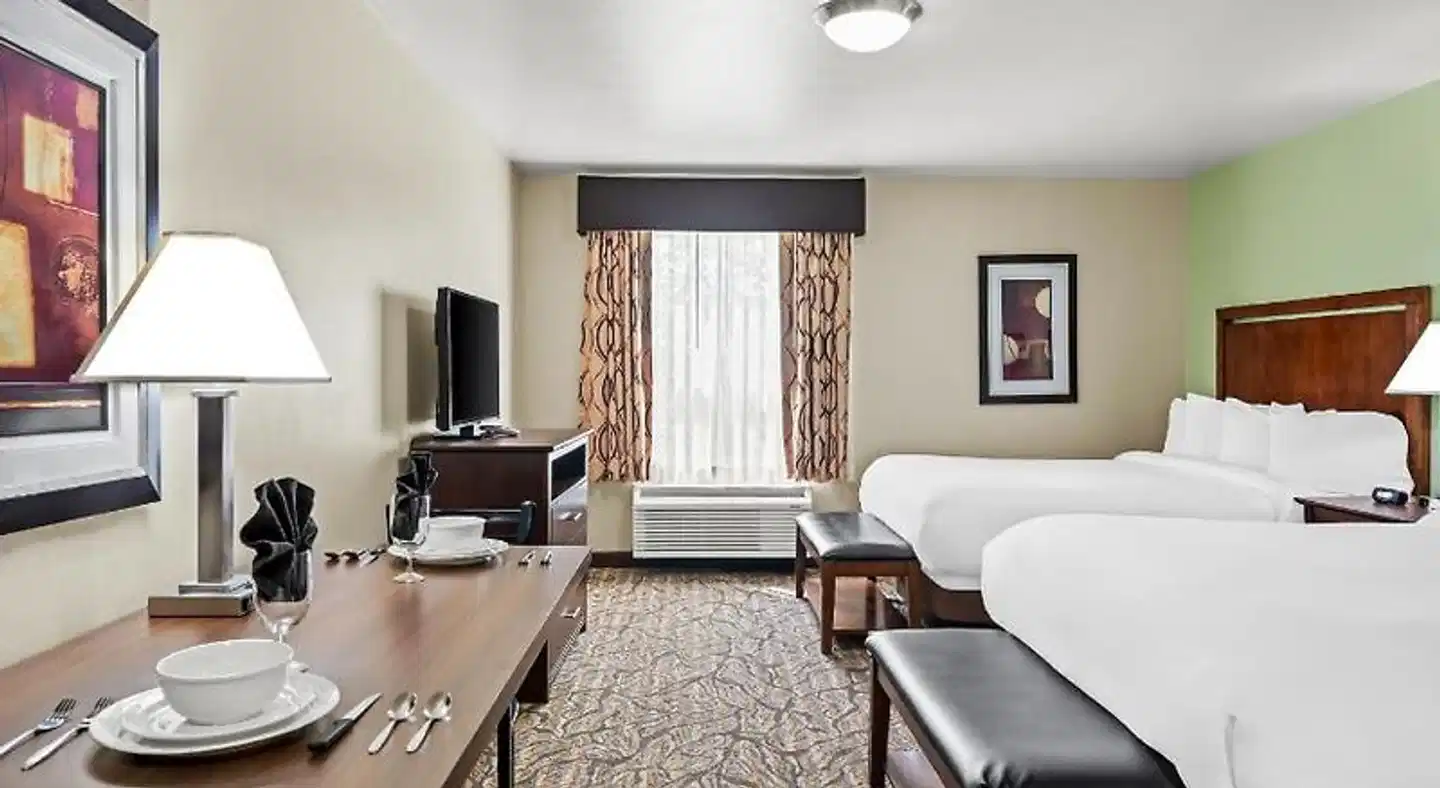Ledgestone Hotel Billings Wohnbeispiel