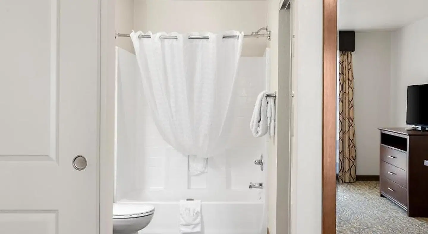 Ledgestone Hotel Billings Badezimmer