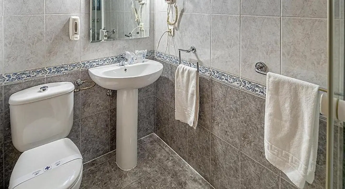 Hostal Real Aranjuez Badezimmer