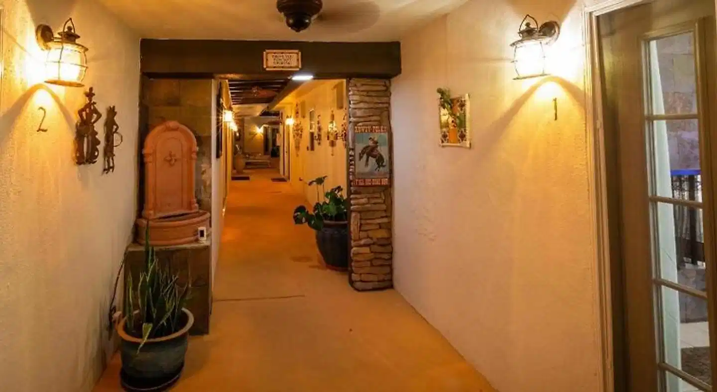 Old Ranch Inn Lobby