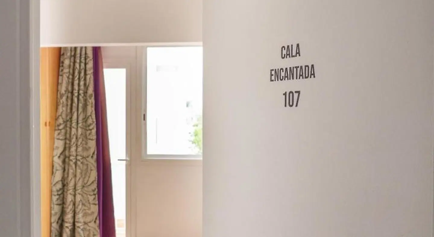 Sitges Beach Hostel Badezimmer