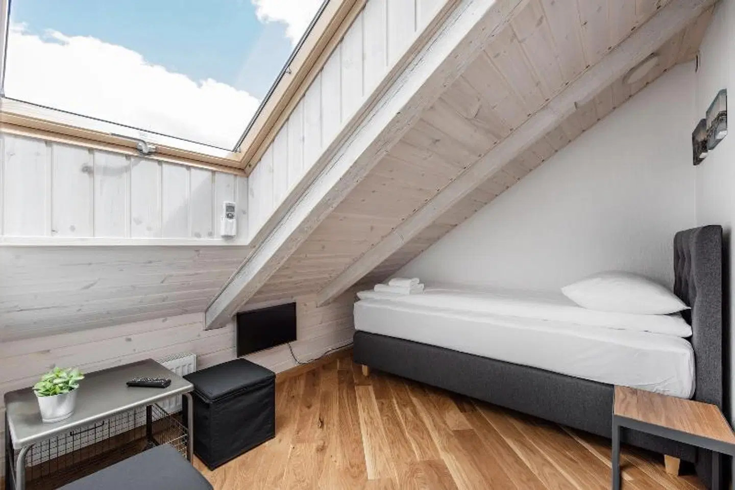 Piano Apartments ROOM_EXAMPLE