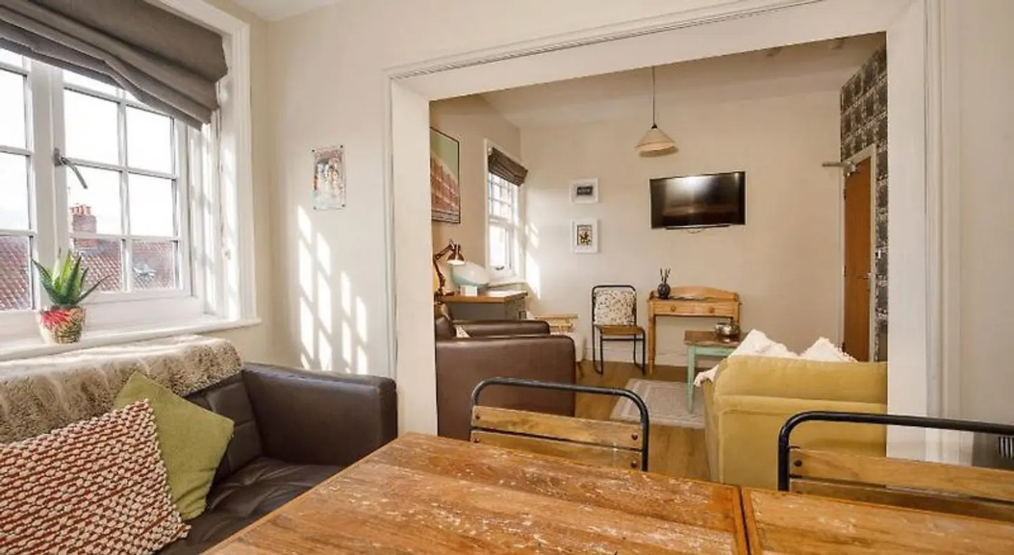 Clearly Apartments ROOM_EXAMPLE