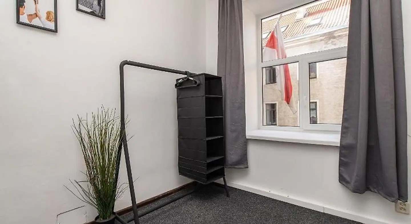 The house black ROOM_EXAMPLE