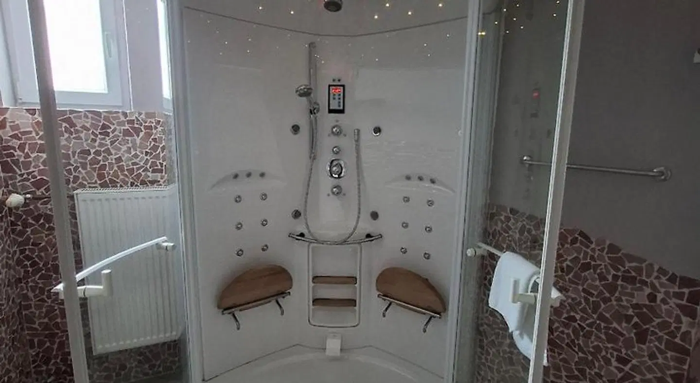 Stay-Inn Boardinghouse Badezimmer