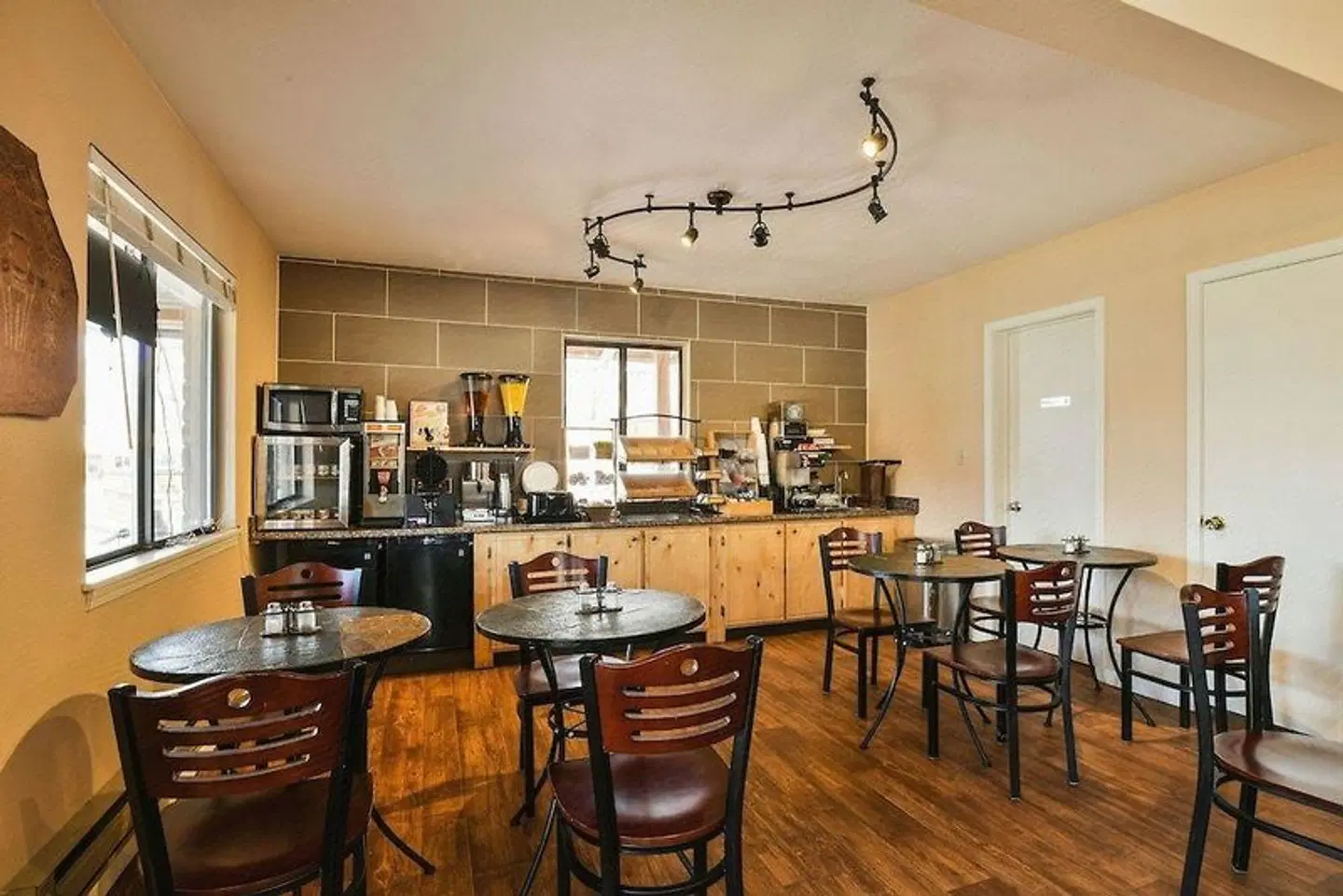 Adventure Inn Moab Bar