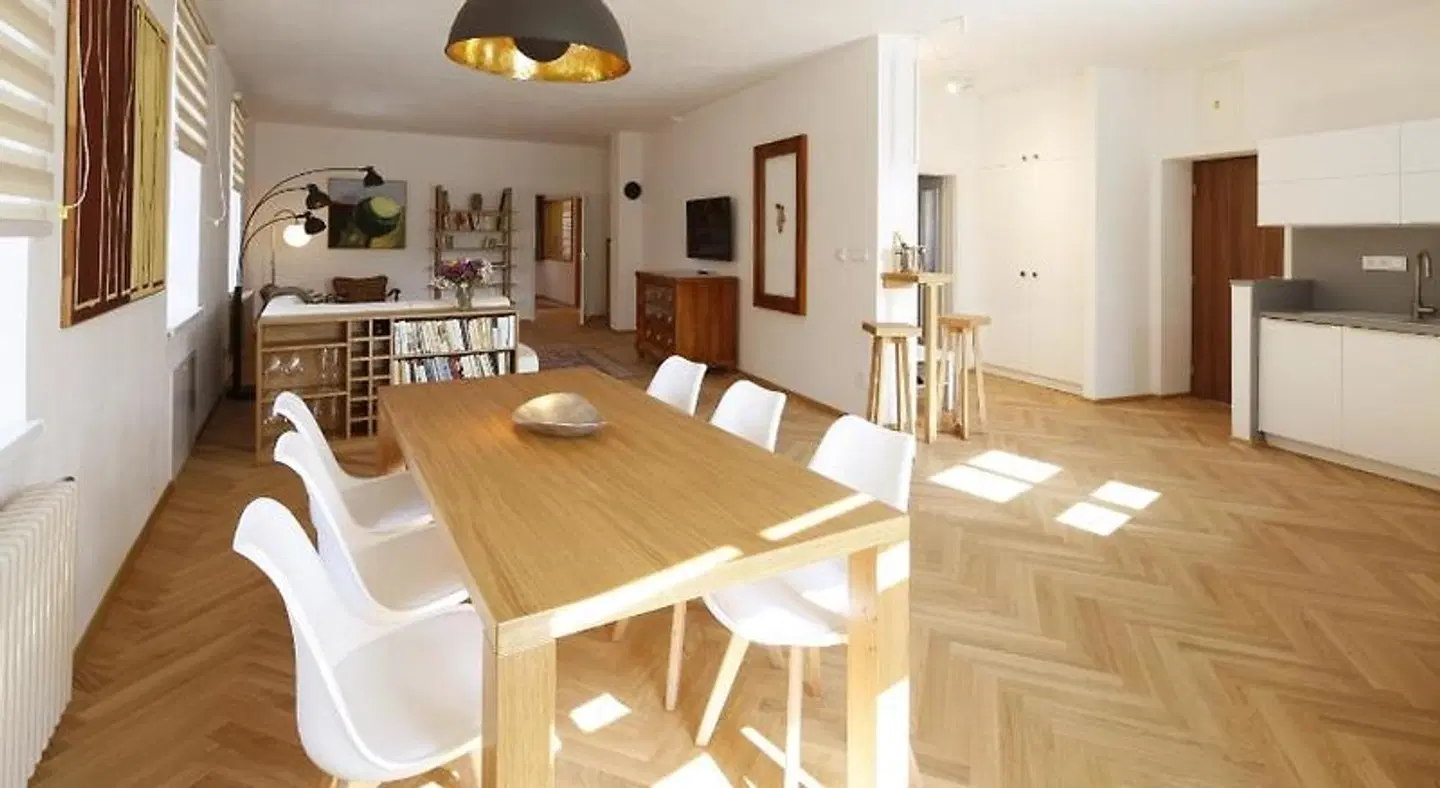 Latron 98 ROOM_EXAMPLE