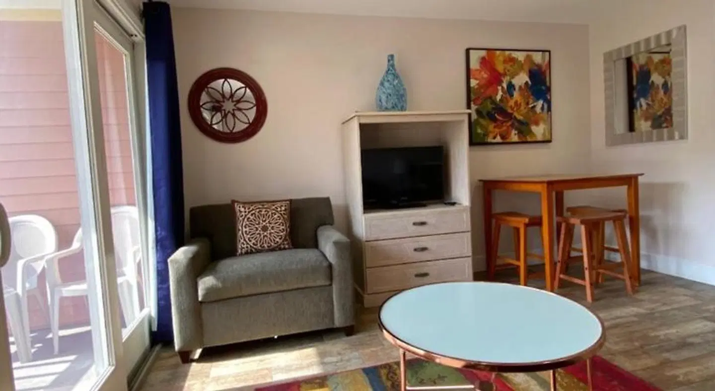 The Victorian Condominiums ROOM_EXAMPLE