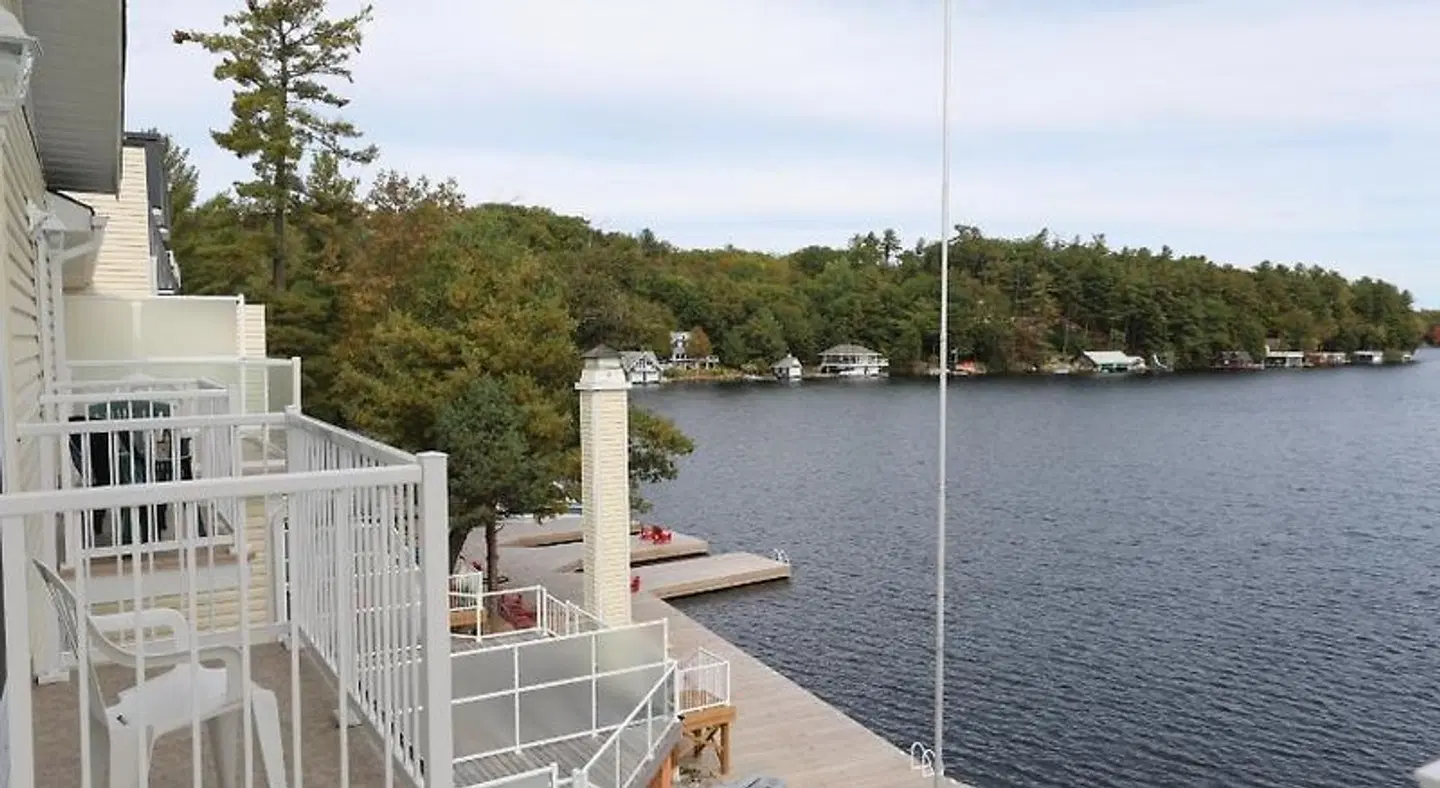 Muskoka Lakes Hotel and Resorts Terrasse