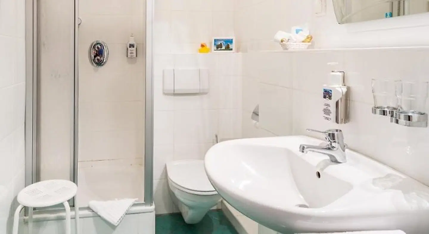 ankerplatz-Hotel garni Badezimmer