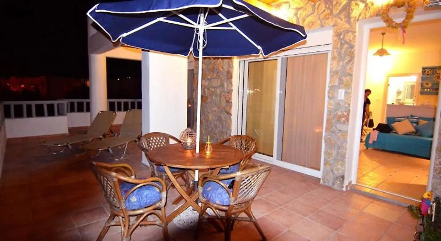 Kathara Bay Apartments Terrasse