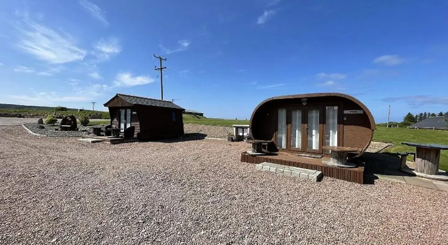 AC/DC Glamping EXTERIOR