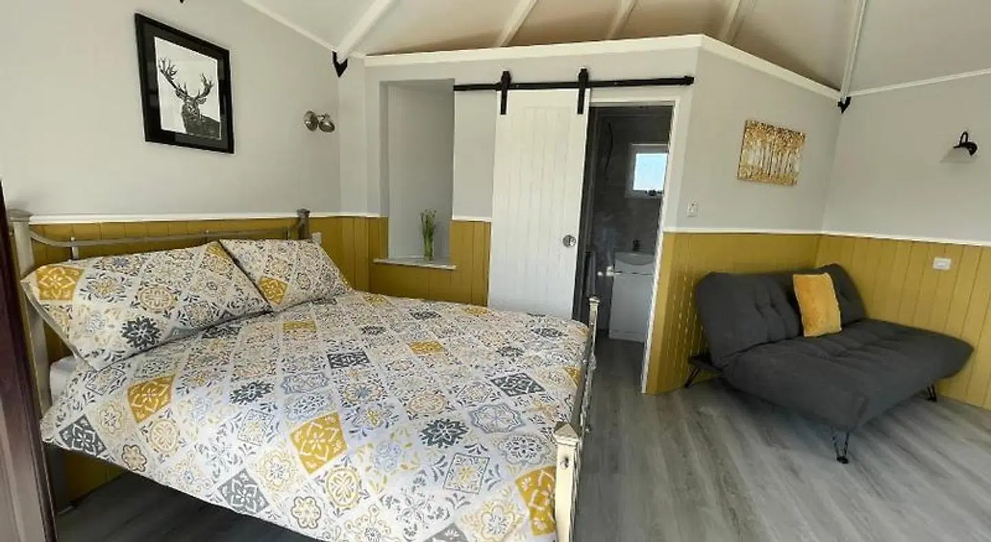 AC/DC Glamping ROOM_EXAMPLE