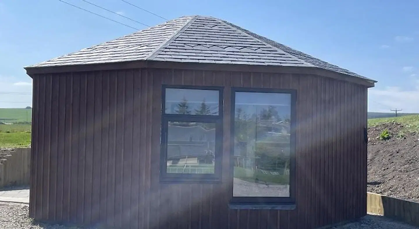 AC/DC Glamping EXTERIOR