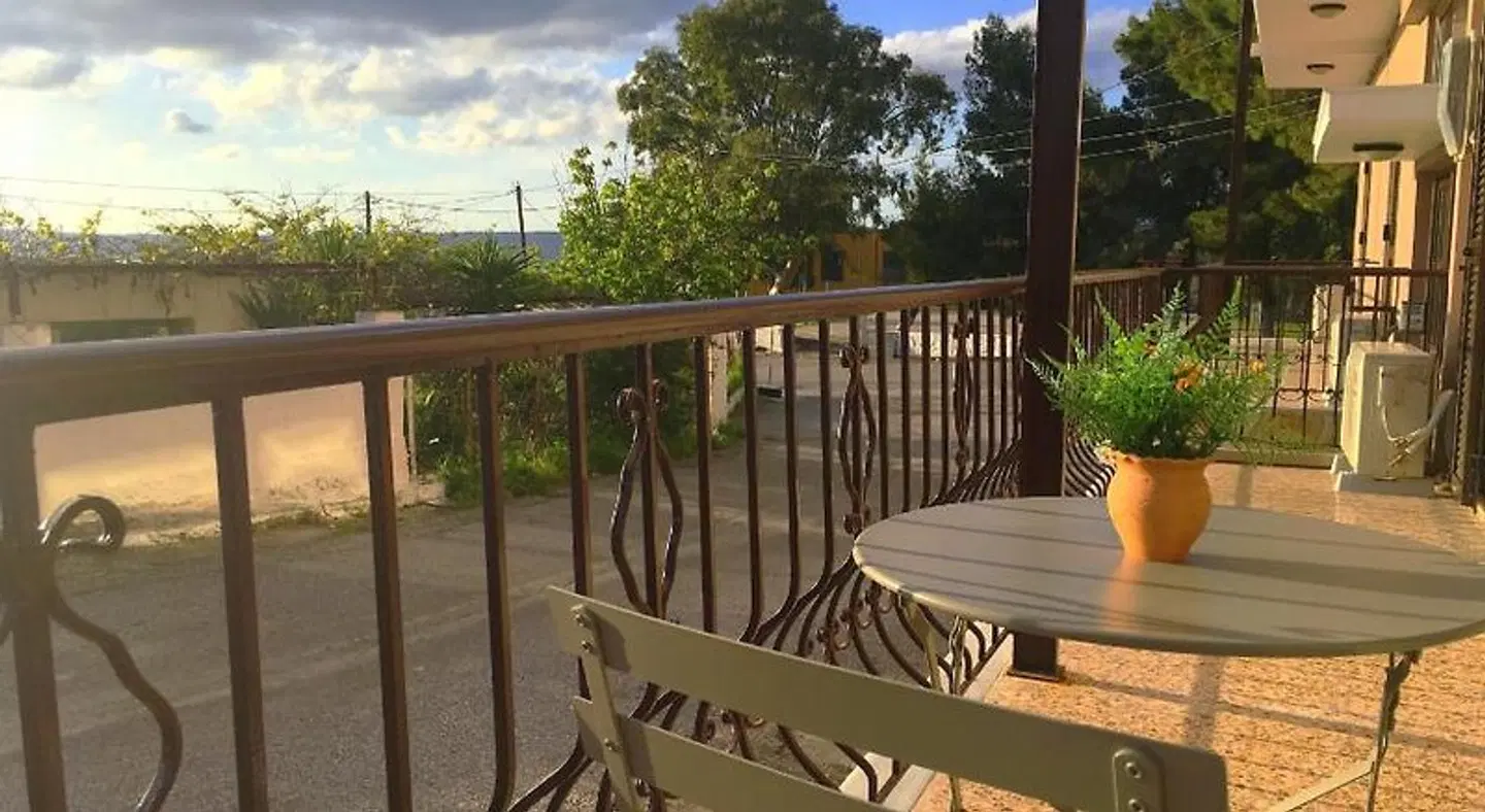 Demeliza Apartments Terrasse