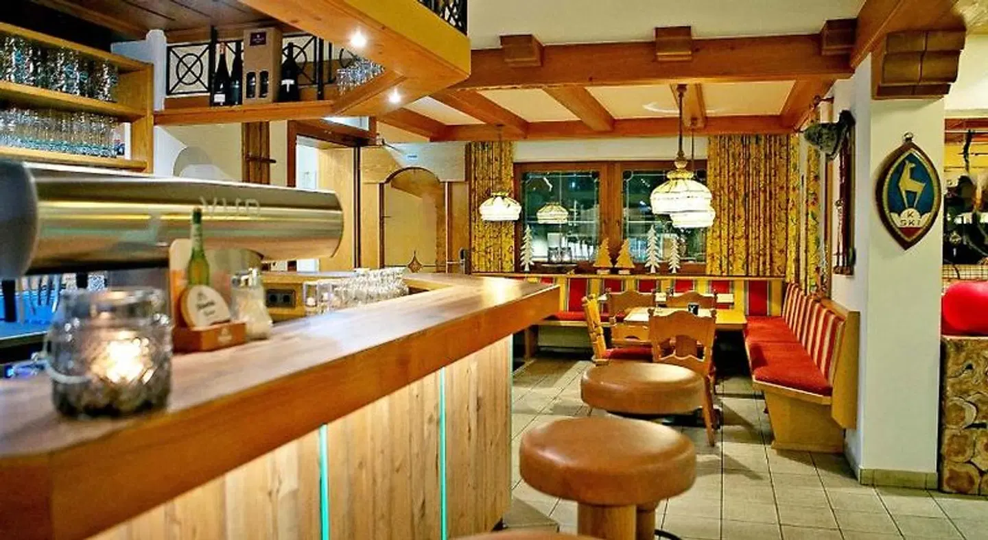 Madseiterhof - geschlossen Bar