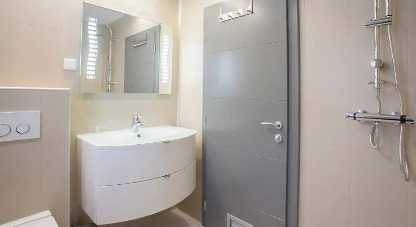 Adrion Aparthotel Badezimmer