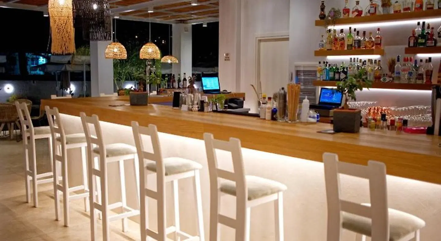 Alfa Hotel Bar