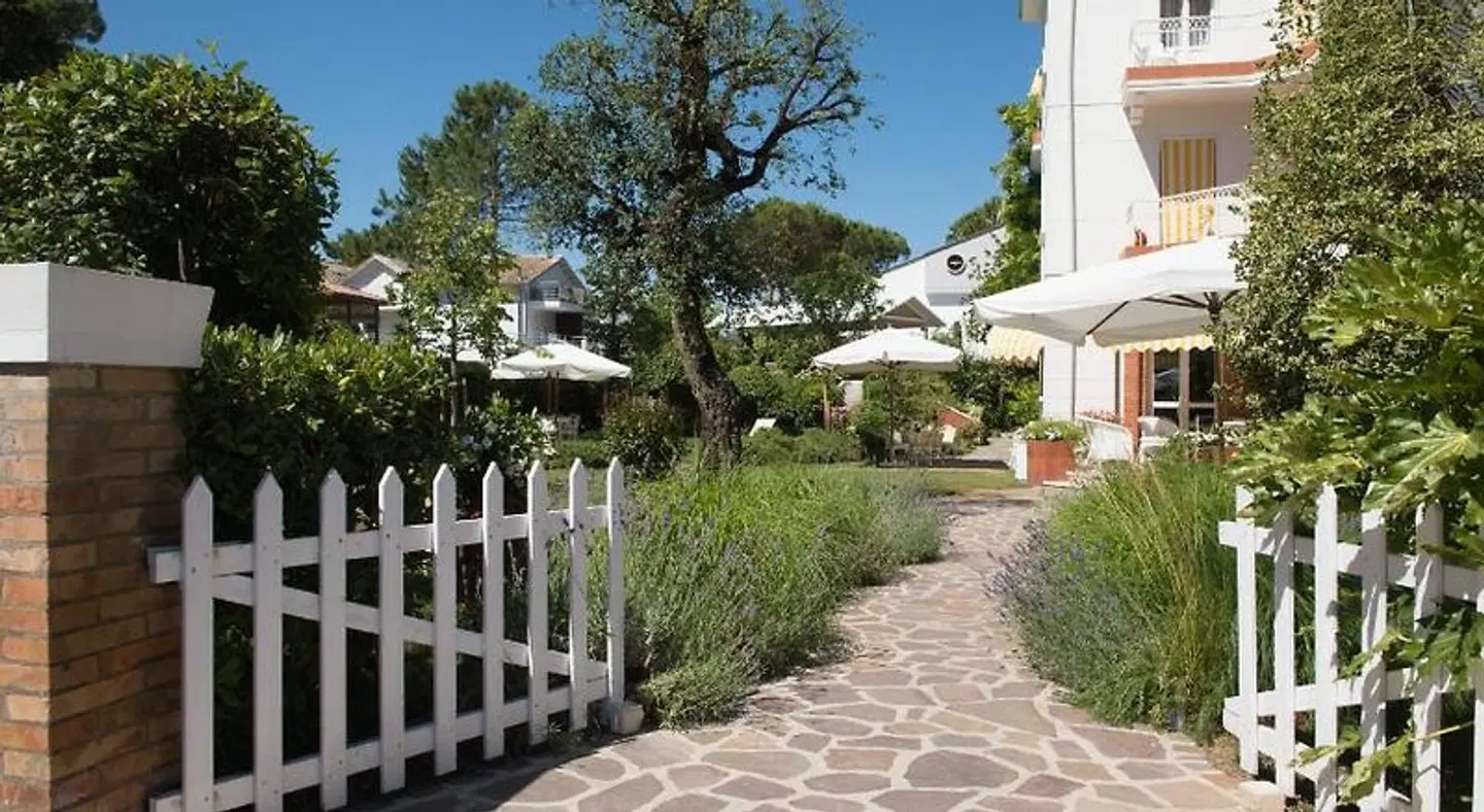 Hotel Arizona Garten