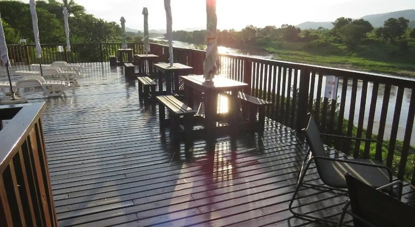 Riverview Inn Terrasse