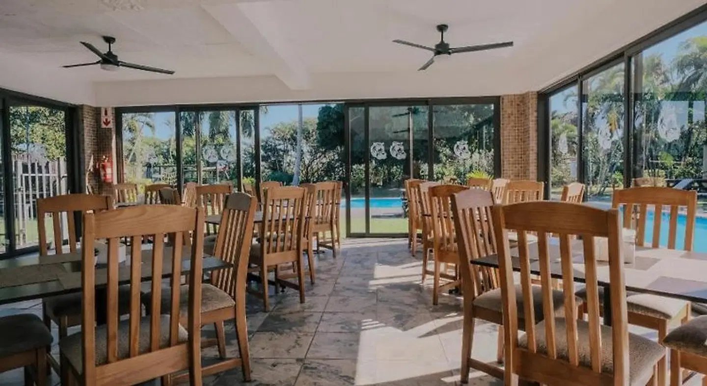 Elephant Lake Hotel Restaurant