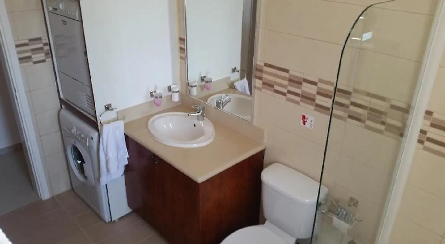 Eliofos Elegant Maisonettes Badezimmer