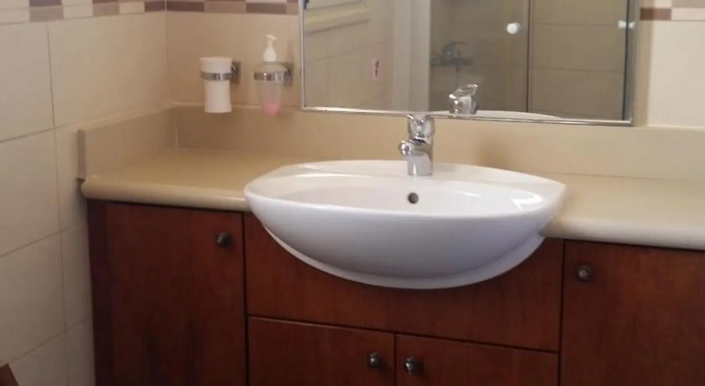 Eliofos Elegant Maisonettes Badezimmer