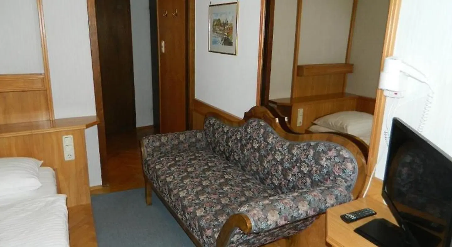 Goldenes Kreuz ROOM_EXAMPLE