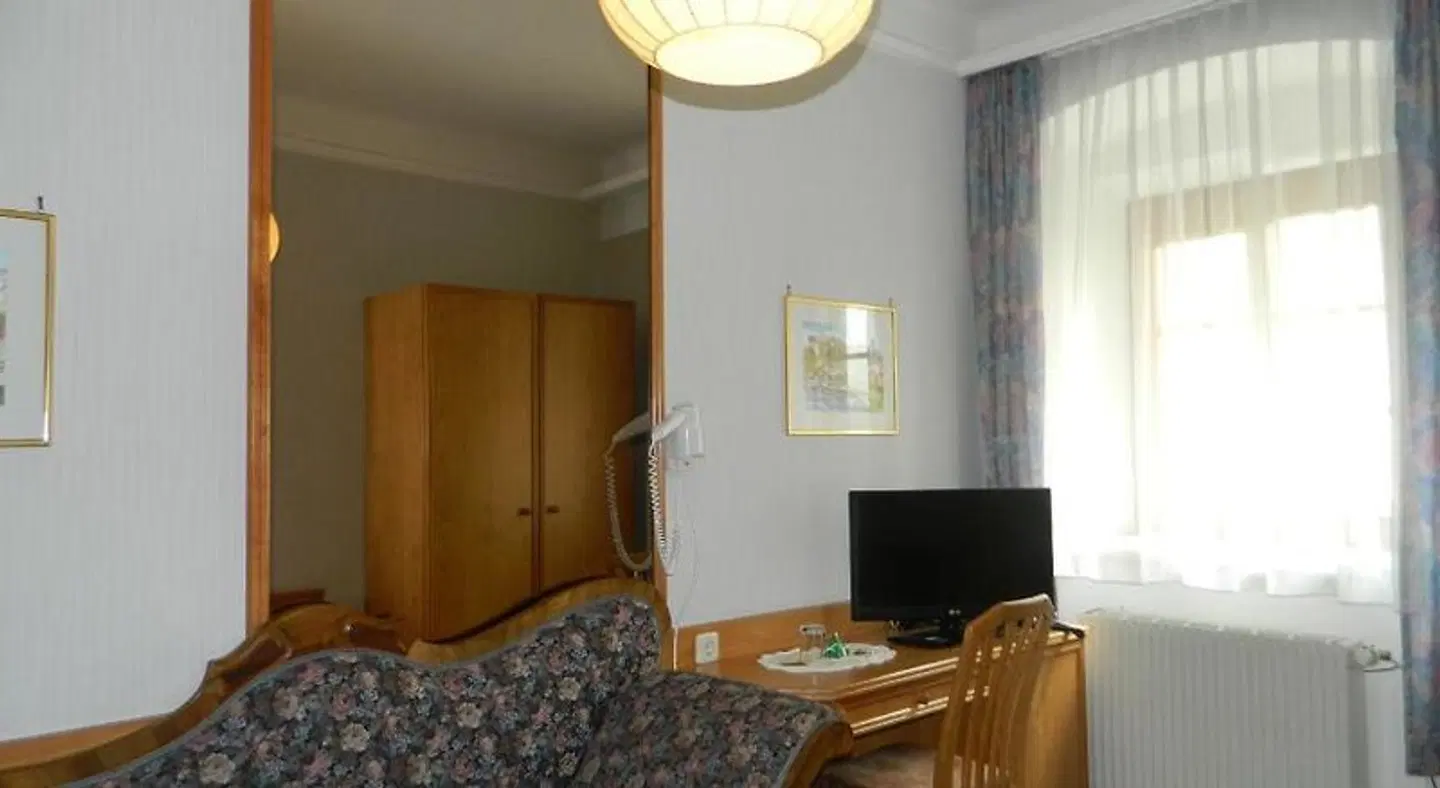 Goldenes Kreuz ROOM_EXAMPLE