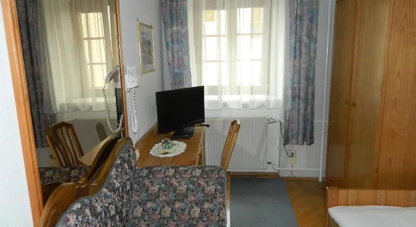 Goldenes Kreuz ROOM_EXAMPLE