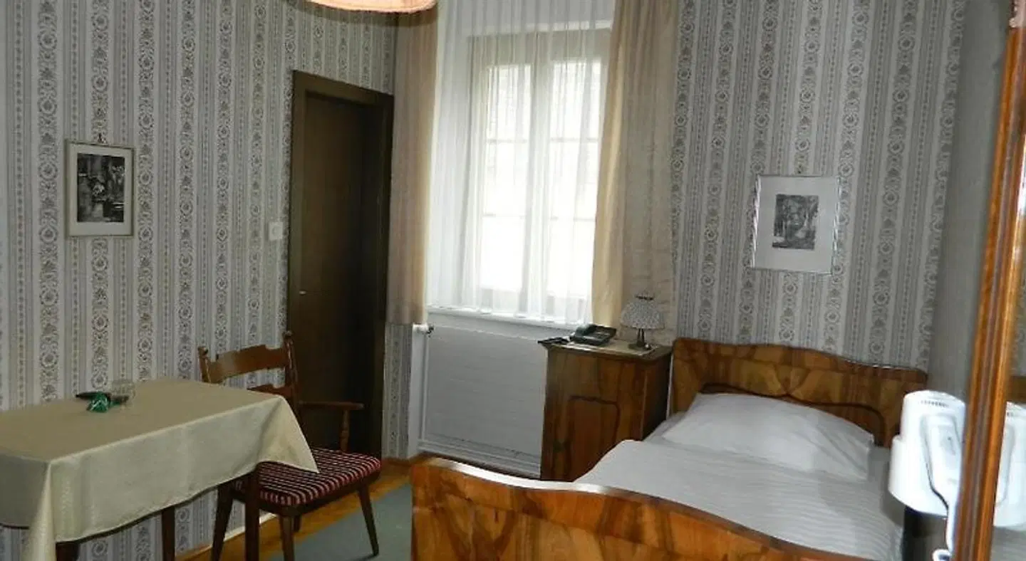 Goldenes Kreuz ROOM_EXAMPLE