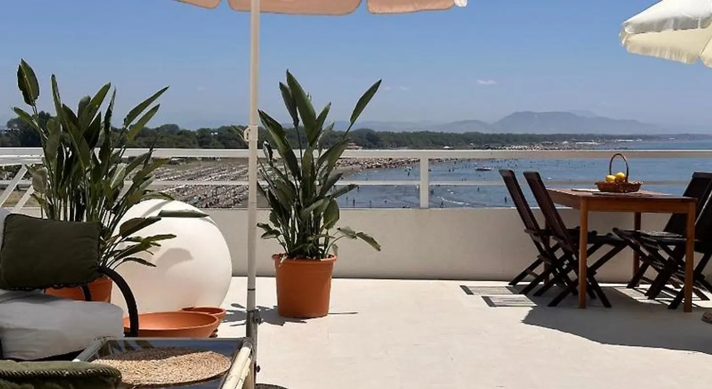 Palastura Apartments Terrasse