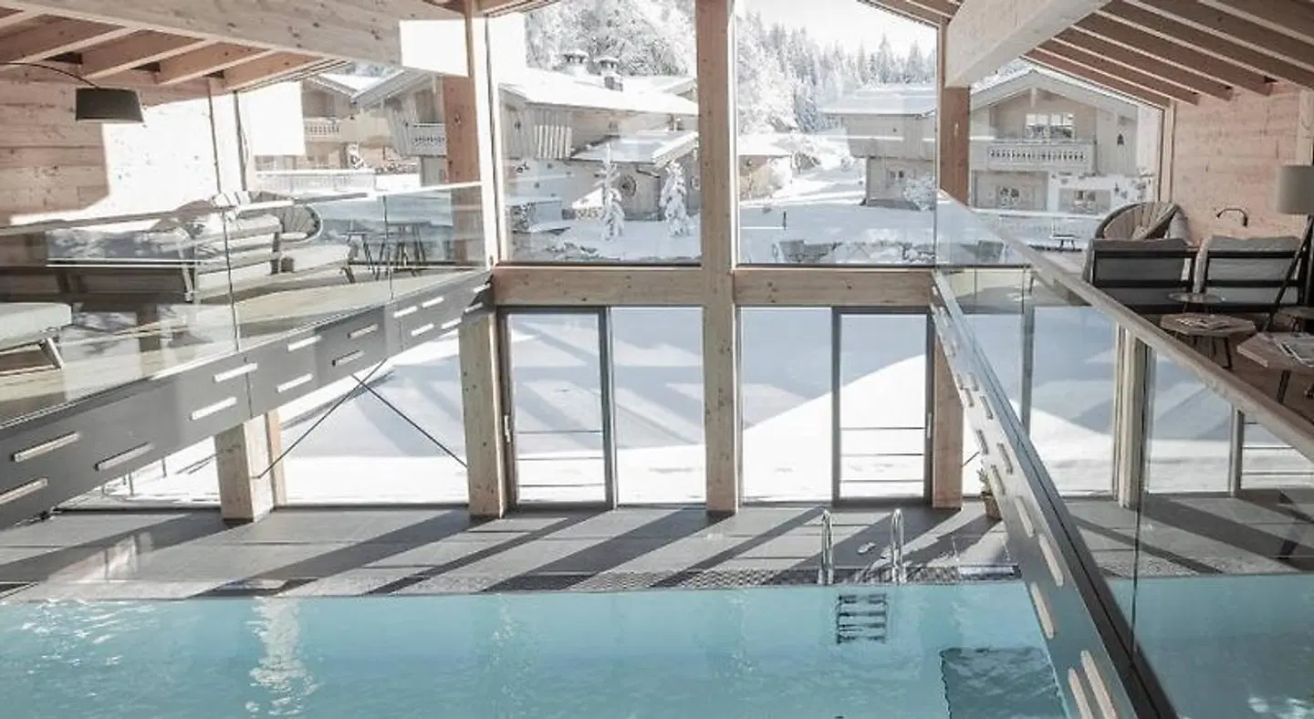 INNs Holz Hallenbad