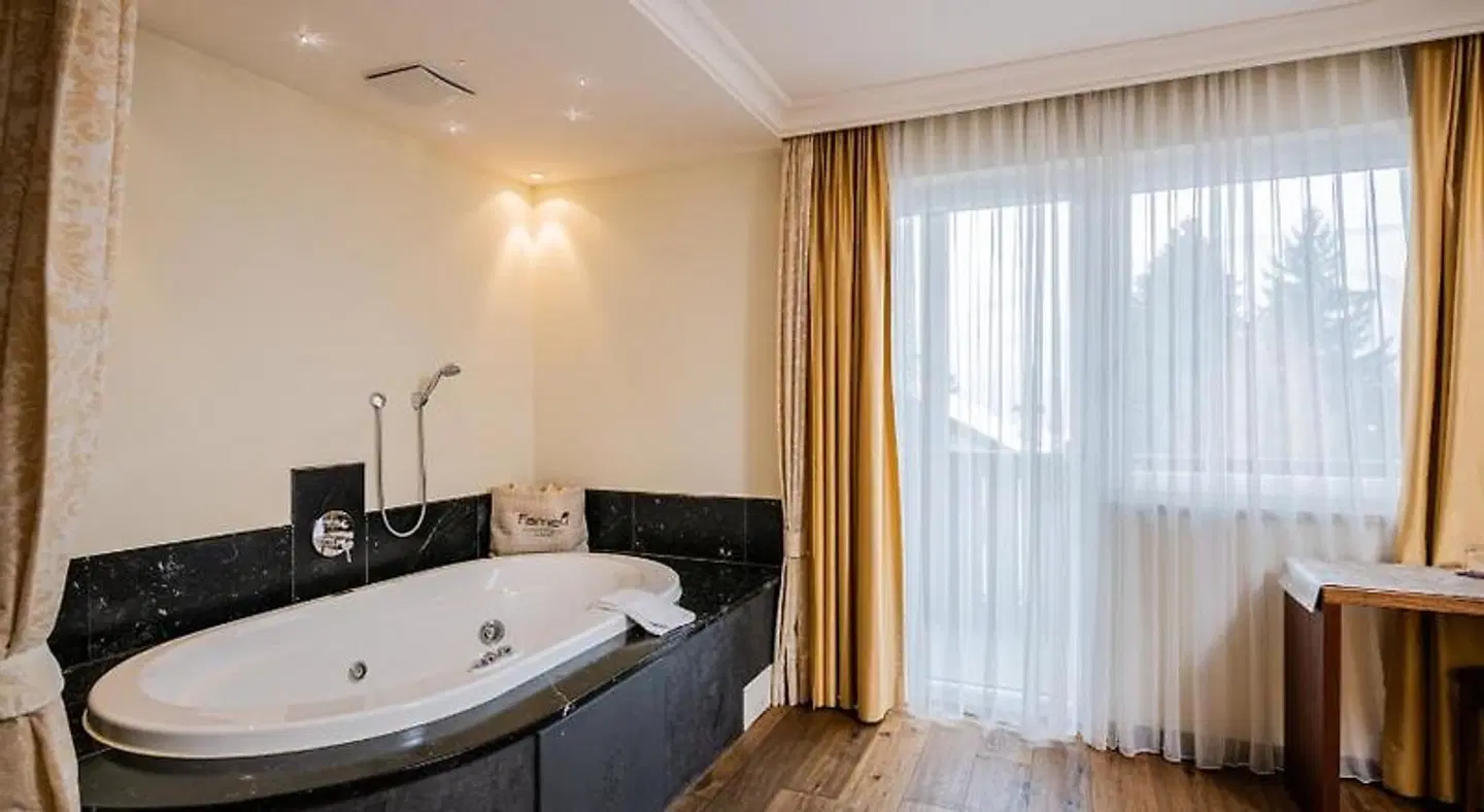 Hotel Famelì Badezimmer