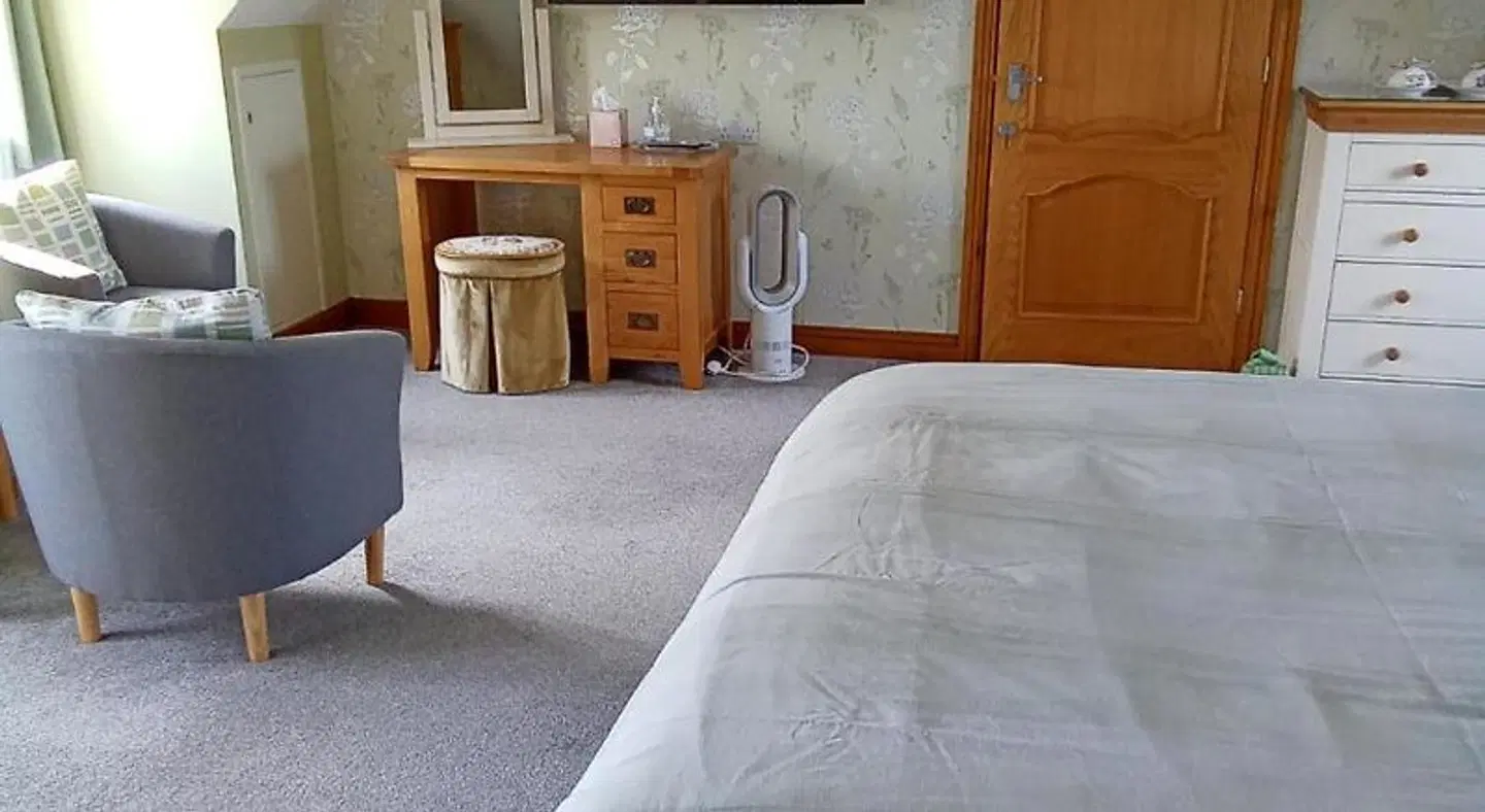 White Cottage B&B ROOM_EXAMPLE