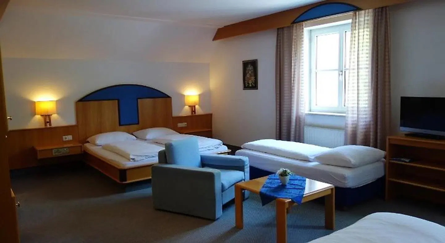 Hotel Zum Goldenen Schiff ROOM_EXAMPLE