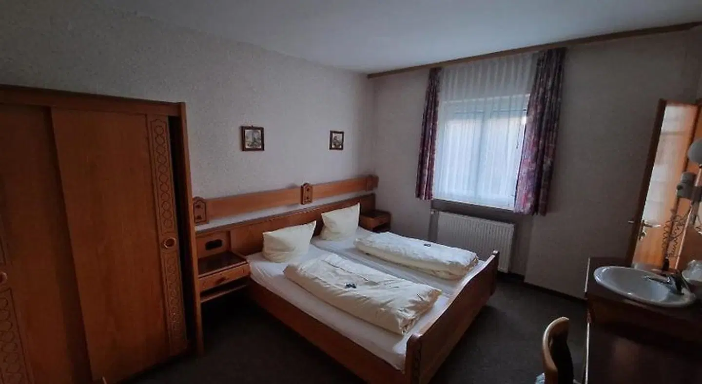 Schwarzer Adler ROOM_EXAMPLE