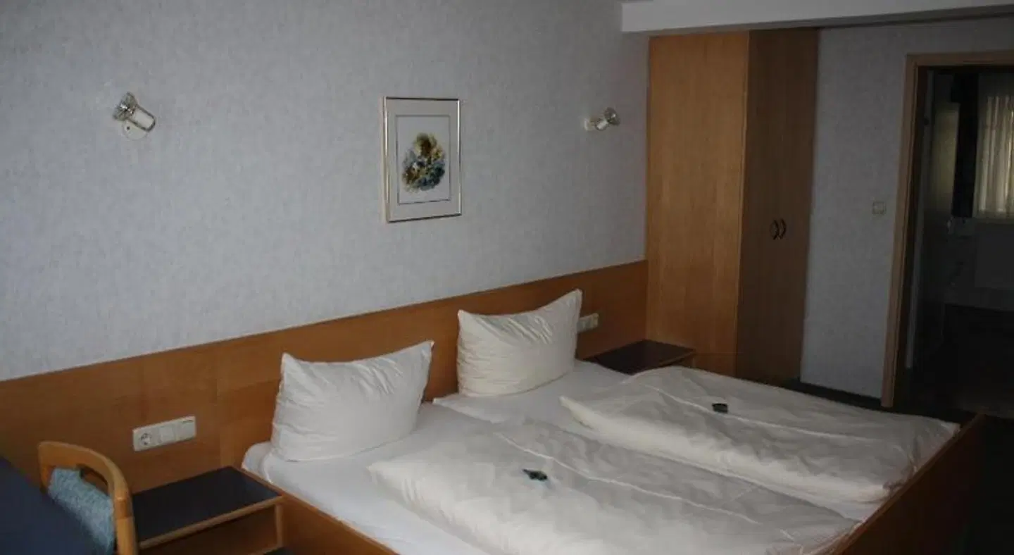 Schwarzer Adler ROOM_EXAMPLE