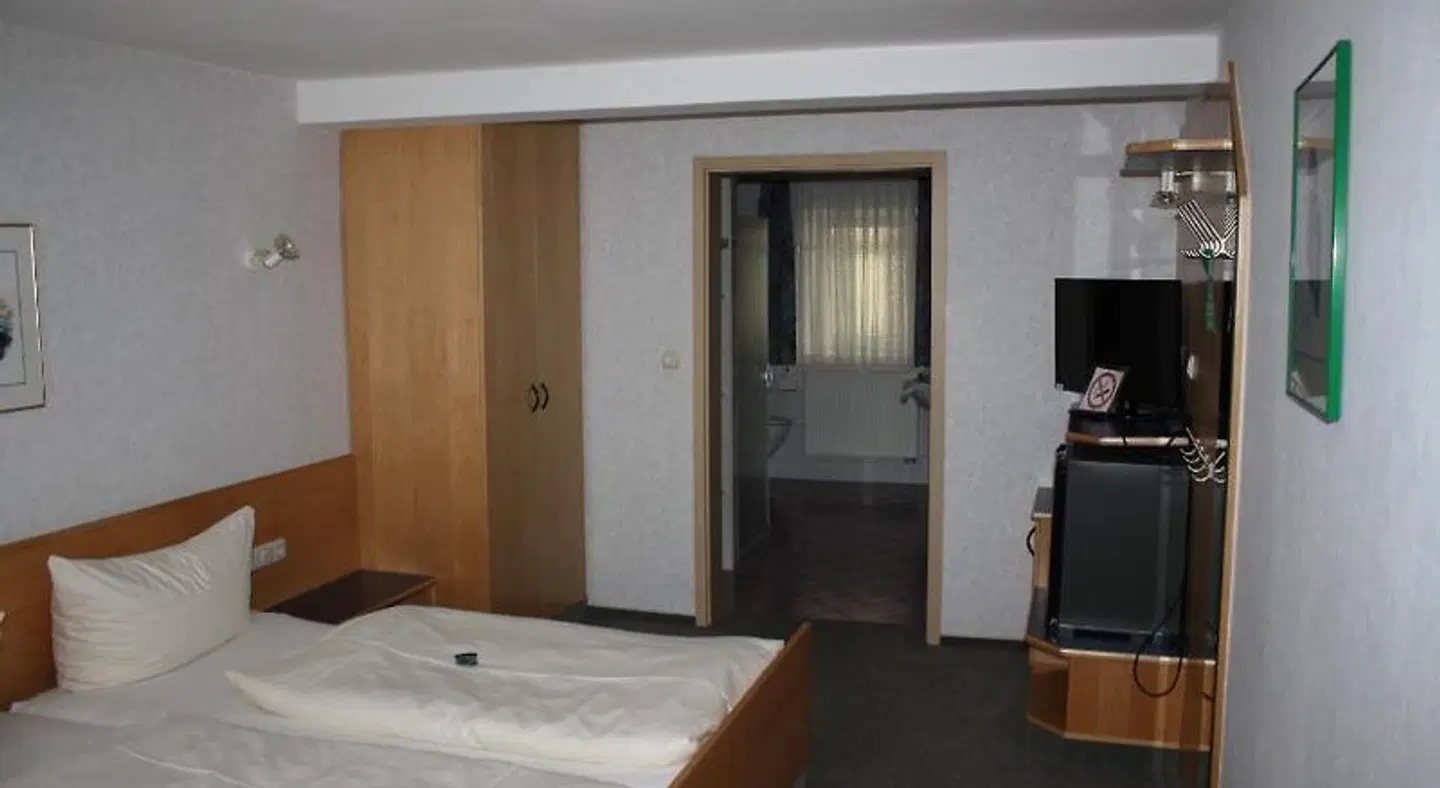 Schwarzer Adler ROOM_EXAMPLE