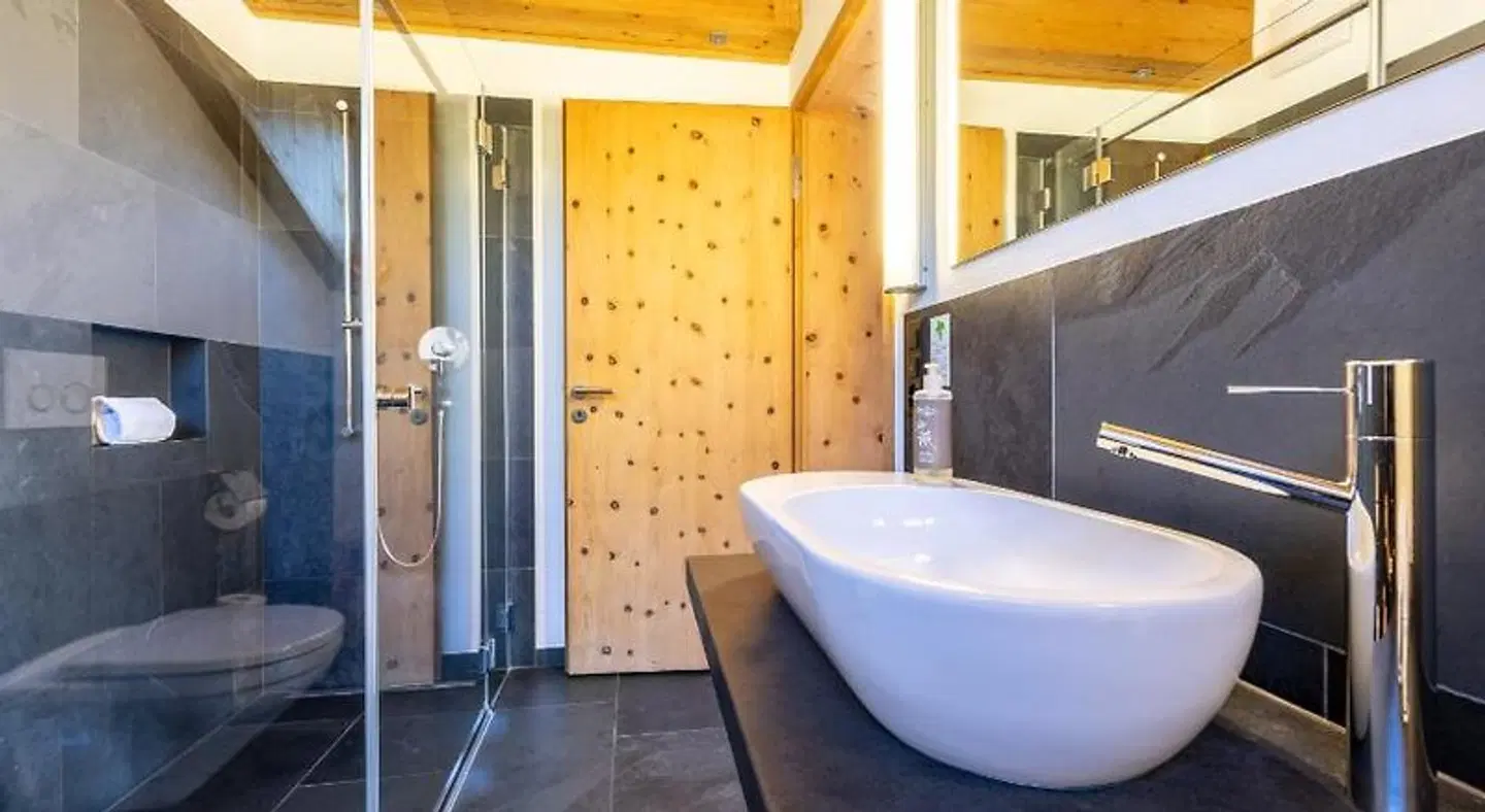 Schorta's Alvetern Badezimmer