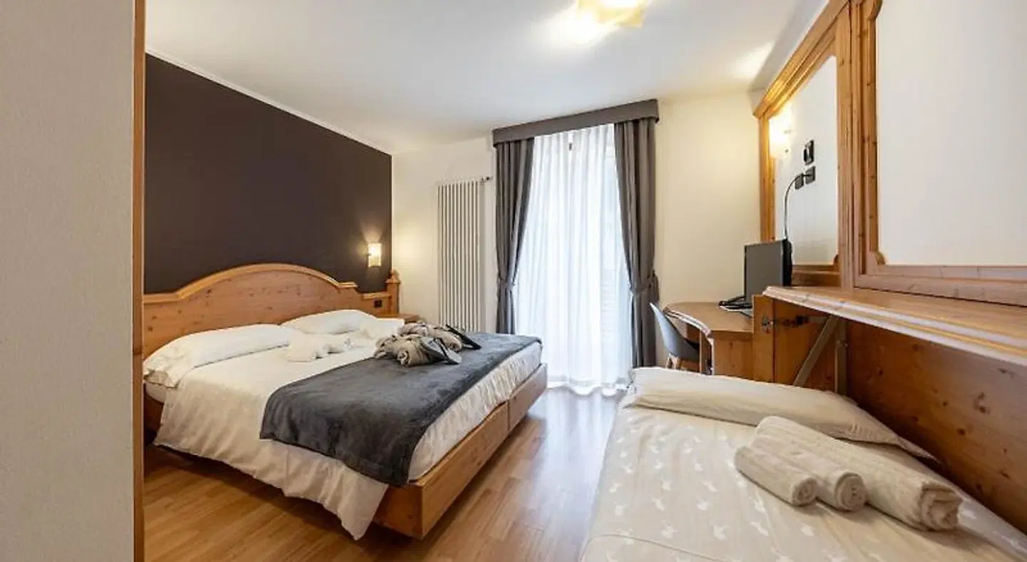La Perla Life Hotel ROOM_EXAMPLE