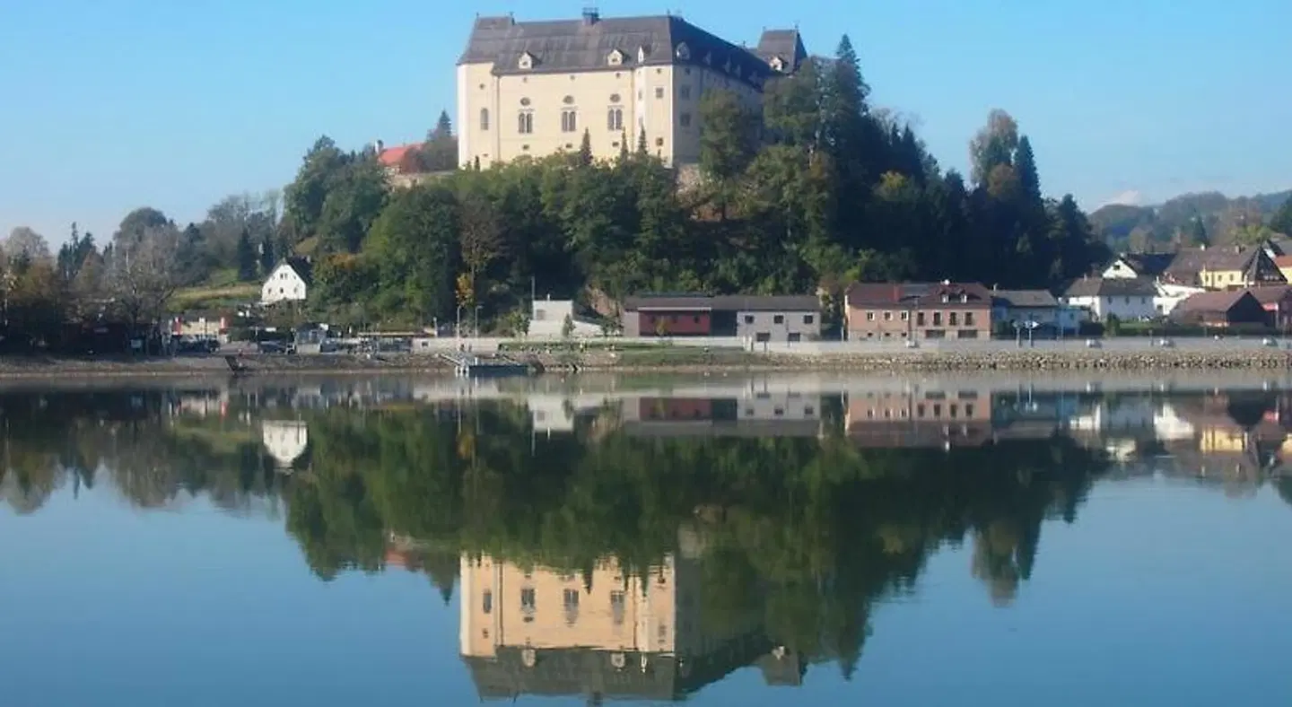 Gasthof Zur Donaubrucke EXTERIOR